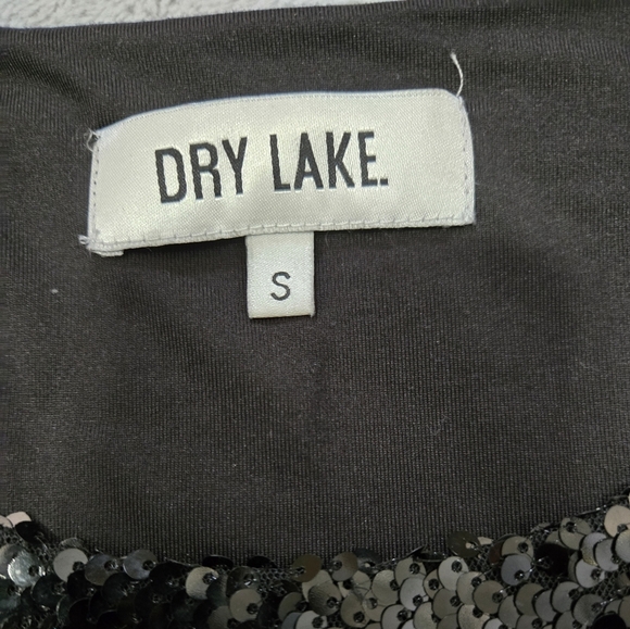 Dry Lake Black Sequin Short Sleeve Top. Size Small - Picture 8 of 12